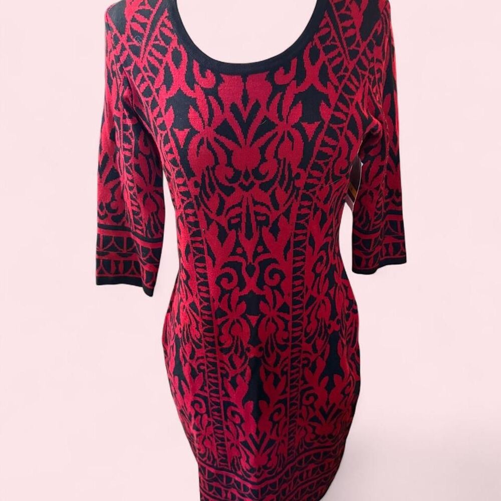 Danny and Nicole NWT body con Red Black long sleeved floral Sweater Dress Sz M